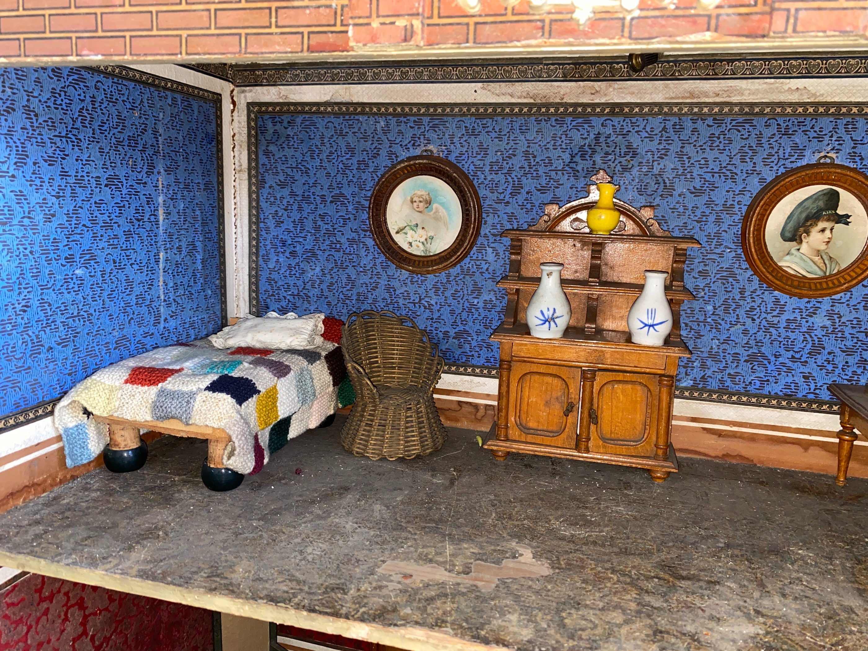 A Moritz Gottschalk furnished dolls’ house, circa 1885